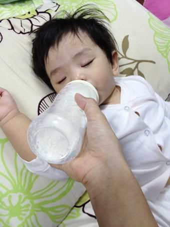 ฟ ฟันมาแล้ว My bb finally has first tooth after 9 months