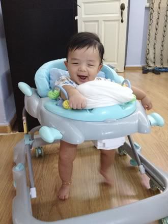 ครั้งแรกของการนั่งรถหัดเดินของผม my first time with bb walker