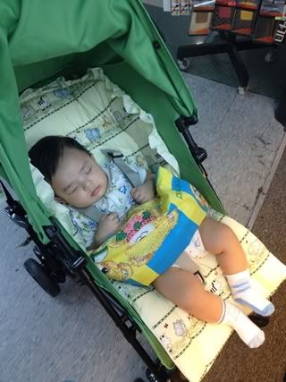 แม่ๆลูกอ่อนช๊อปปิ้ง รถเข็ญไหม่ เดินเที่ยวเซ็น ตซ่า กินผลไม้ครั้งแรก