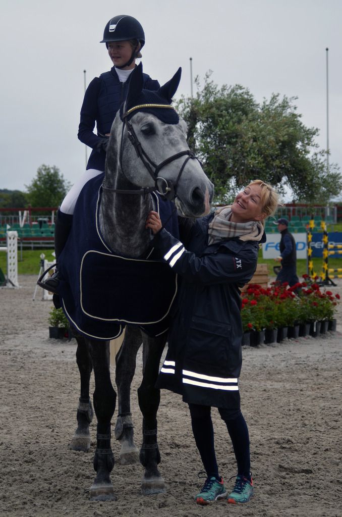 Fanny og Silje Brøvig Marksten med Nanra photo Fanny og Silje Marksten med Nanra 2_zpsnwjca3yr.jpg