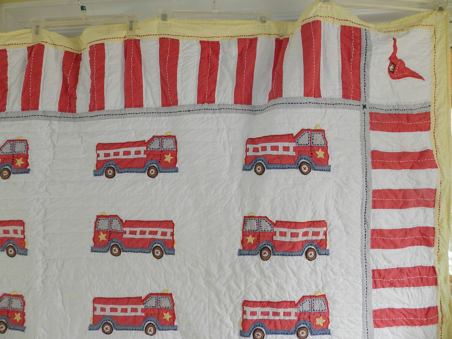 KIDS BEDSPREAD QUILT COVER POTTERY BARN SIZE FULL/QUEEN = FIRE TRUCK =jq16