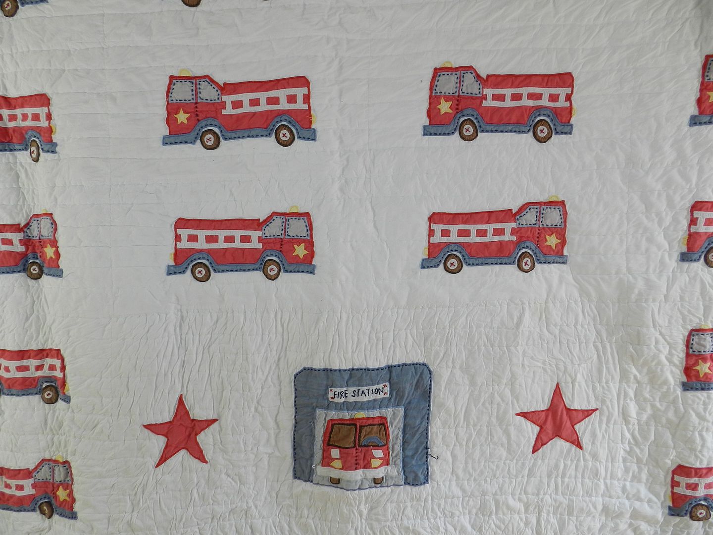 KIDS BEDSPREAD QUILT COVER POTTERY BARN SIZE FULL/QUEEN = FIRE TRUCK =jq16