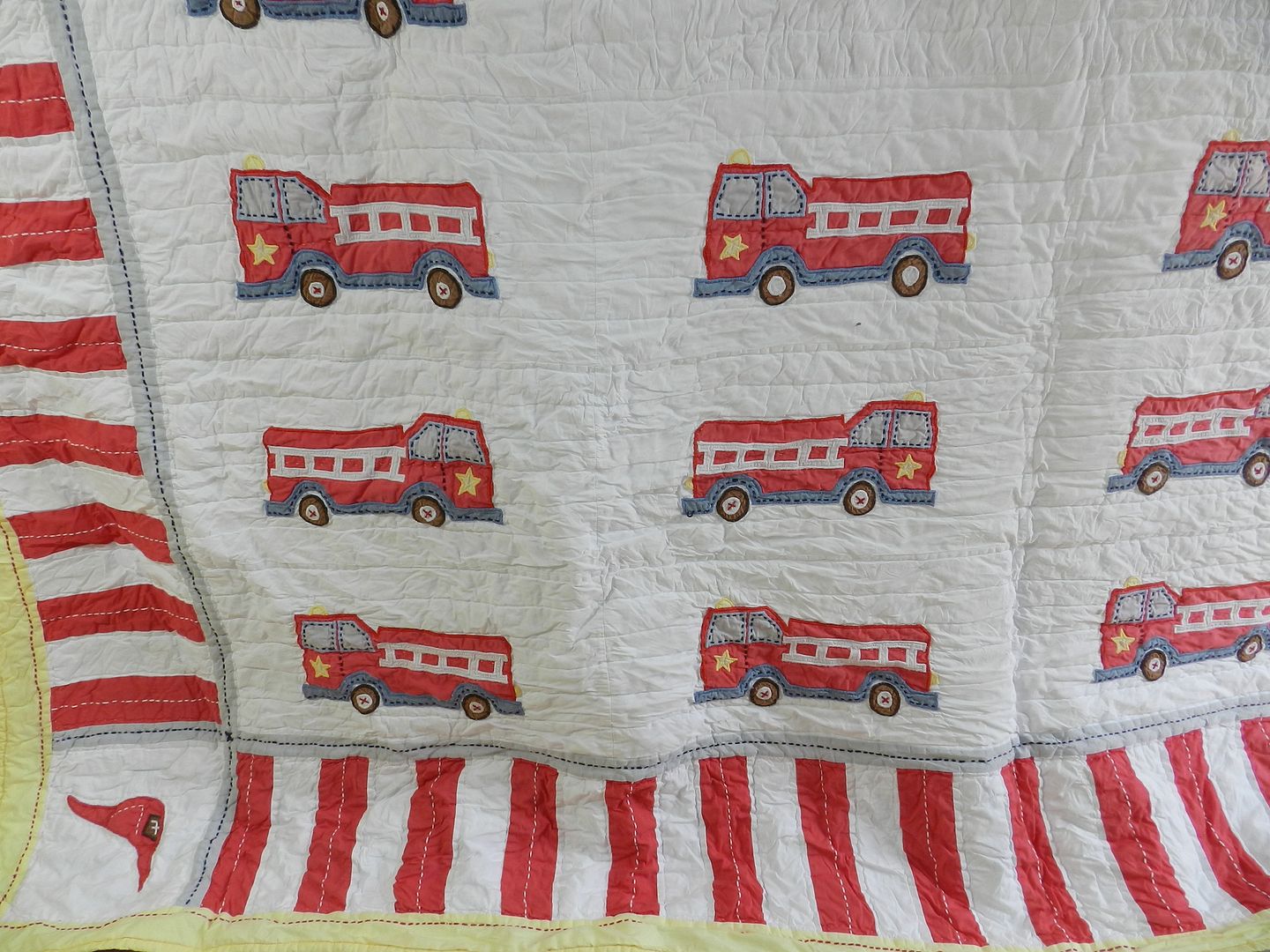 KIDS BEDSPREAD QUILT COVER POTTERY BARN SIZE FULL/QUEEN = FIRE TRUCK =jq16