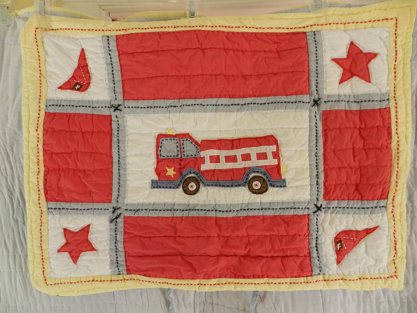 KIDS BEDSPREAD QUILT COVER POTTERY BARN SIZE FULL/QUEEN = FIRE TRUCK =jq16