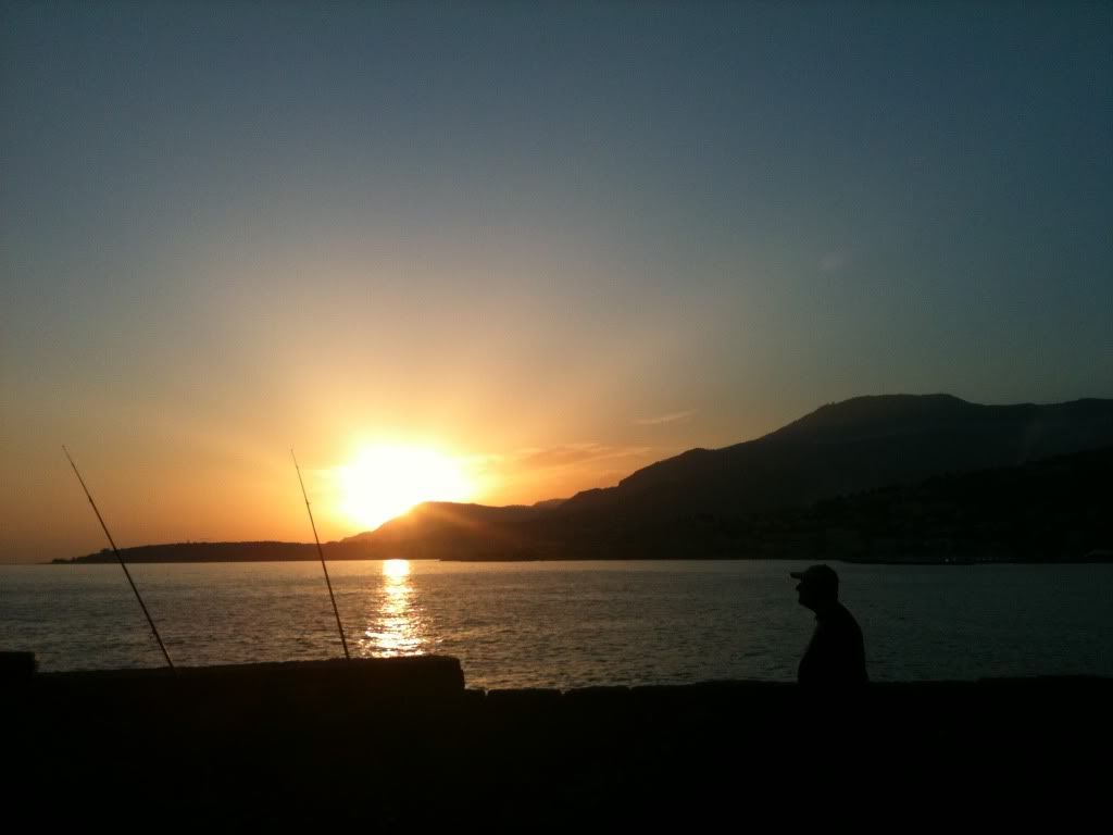 http://i927.photobucket.com/albums/ad113/miss-ficelle/sunshine/Frontera235.jpg?t=1258598519