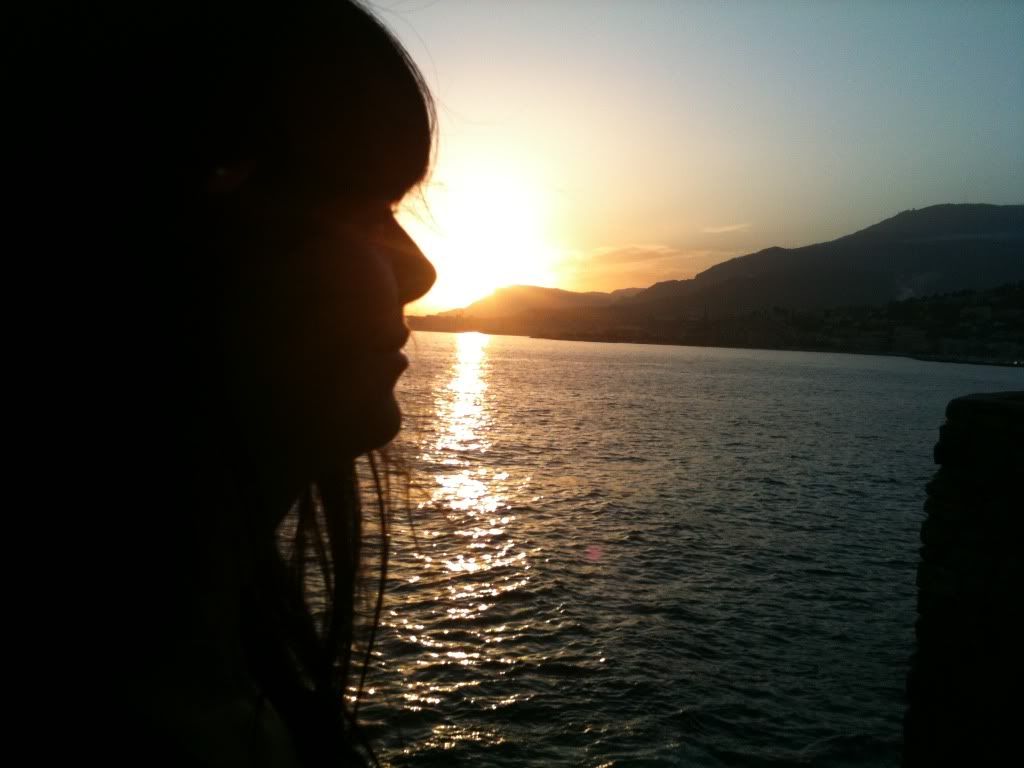 http://i927.photobucket.com/albums/ad113/miss-ficelle/sunshine/Frontera261.jpg?t=1258597219